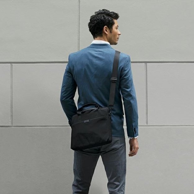 Uniq Stockholm bag for a 16&quot  laptop - blue 9