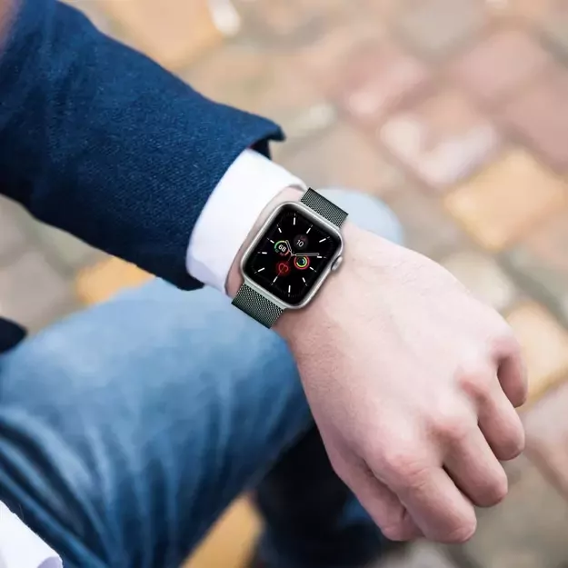 Tech-Protect MilaneseBand for Apple Watch 4 / 5 / 6 / 7 / 8 / 9 / SE (38/40/41 mm) - black 1