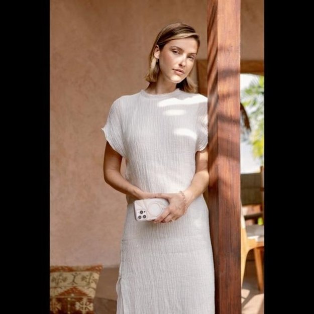 Uniq Coehl Verdure Magnetic Charging Case for iPhone 16 Pro - Transparent 7