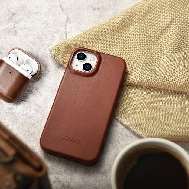 iCarer CE Oil Wax Premium Leather Folio Case iPhone 14 Plus magnetic flip case MagSafe brown (AKI14220707-BN) 20