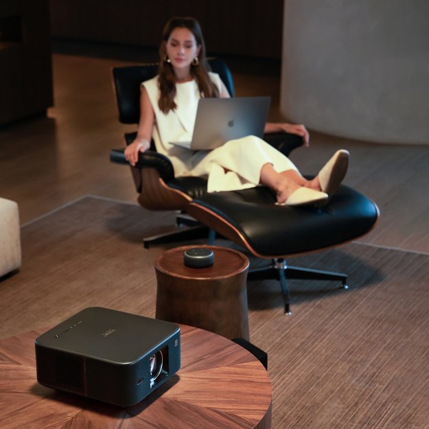 Yaber K3 LCD FullHD 1080p Multimedia Projector with JBL Speakers - Black 8