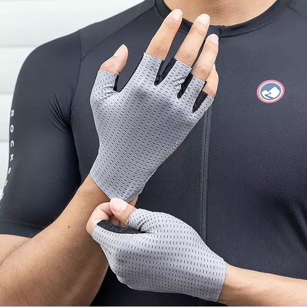 Rockbros Breathable Short Finger Cycling Gloves Size: M - Grey 6