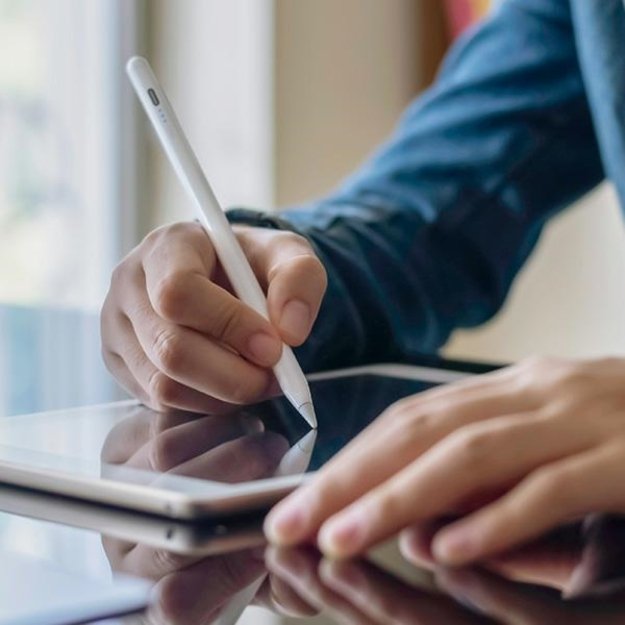 Uniq Pixo Lite 2.0 Magnetic Stylus for iPad - Black/Graphite Black 1