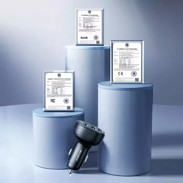 Joyroom JR-CCD03 3.4A car charger with 3x USB-A display - black 24