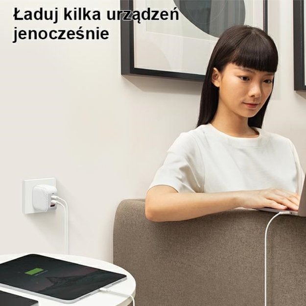 Uniq Verge Pro 66W GaN USB-C wall charger - white 6