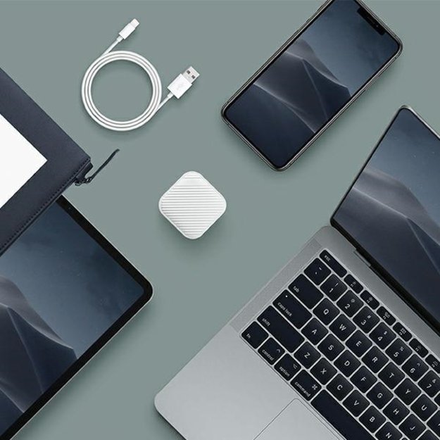 Uniq Verge Pro 66W GaN USB-C wall charger - white 7