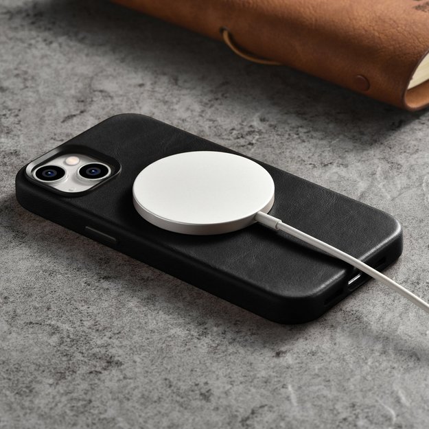 iCarer Oil Wax Premium Leather Case iPhone 14 Plus Magnetic Leather Case with MagSafe Black (WMI14220703-BK) 1