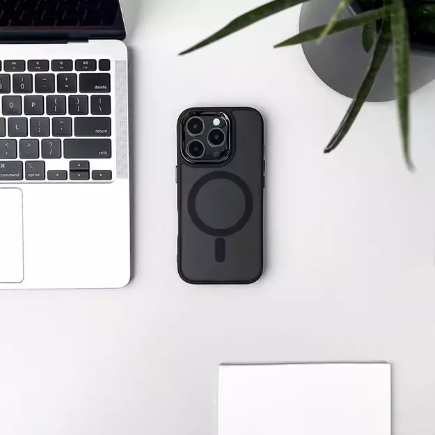 Fashion Case with MagSafe for iPhone 16e - Black 12