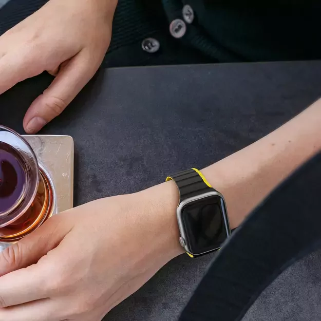 Magnetic Apple Watch SE, 9, 8, 7, 6, 5, 4, 3, 2, 1 (41, 40, 38 mm) Dux Ducis Strap (LD Version) - black and yellow 9
