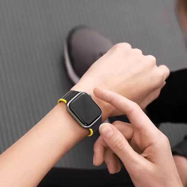 Magnetic Apple Watch SE, 9, 8, 7, 6, 5, 4, 3, 2, 1 (41, 40, 38 mm) Dux Ducis Strap (LD Version) - black and yellow 6