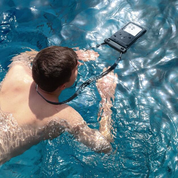 Spigen A611P 2-pack waterproof case - matte black 7