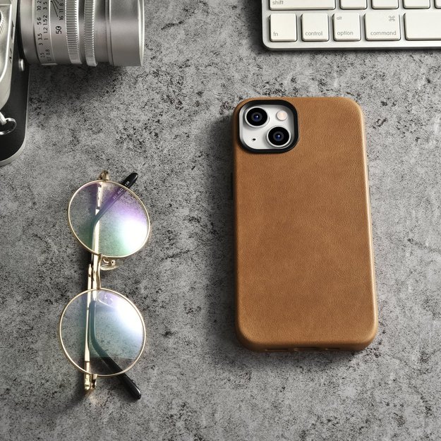 iCarer Oil Wax Premium Leather Case iPhone 14 Plus Magnetic Leather Case with MagSafe Brown (WMI14220703-TN) 2