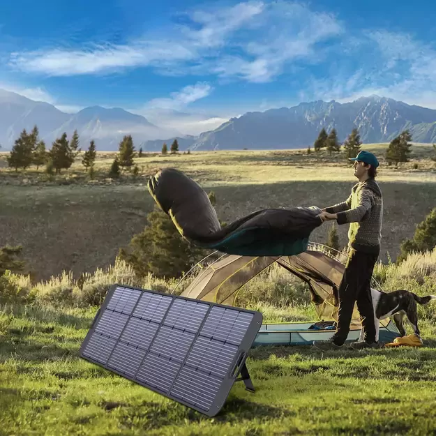 Choetech SC011 solar charger 200W portable solar panel - black 1