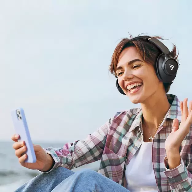 Tronsmart SOUNFII Q20S Hybrid ANC Wireless Headphones with Active Noise Cancelling - Black 2
