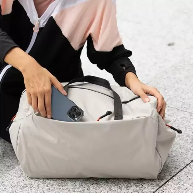 Uniq Lyden DS iPhone 15 Pro 6.1  Magclick Charging case grey-black/charcoal grey-black 5