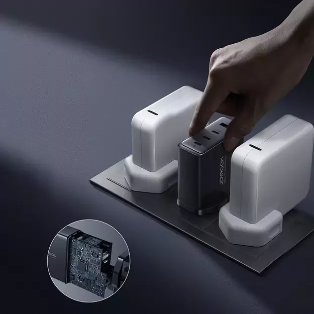 GaN charger UK Joyroom JR-TCG05UK 140W 3x USB-C USB-A + USB-C / USB-C cable 240W 1.2m 25