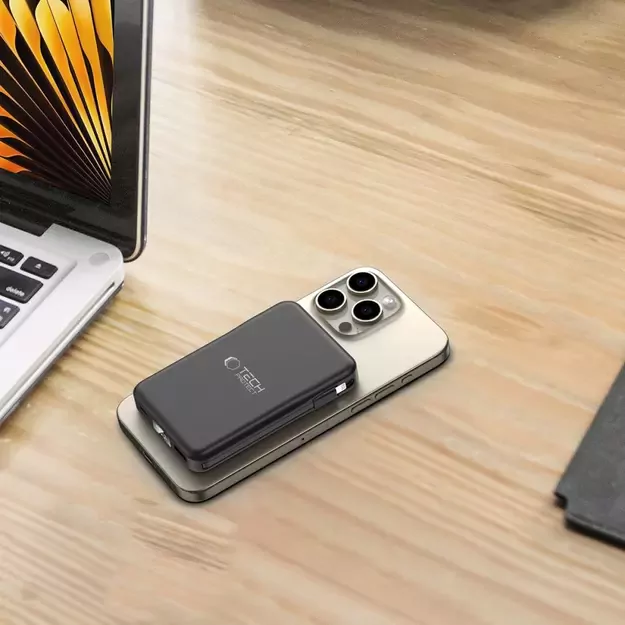 Tech-Protect LifeMag PB31 Power Bank with MagSafe 10000mAh 15W USB-C / USB-A / Built-in USB-C / Lightning Cables - Black 5