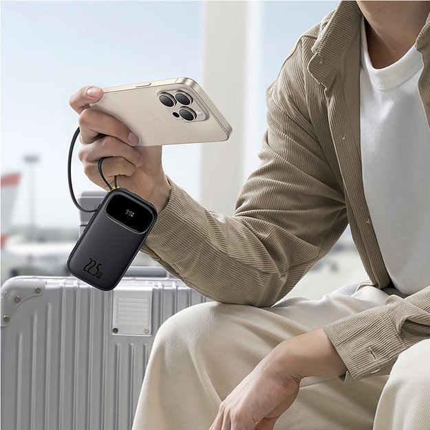 Baseus EnerFill FC31 20000mAh 22.5W Powerbank with Digital Display and 2 Built-in Cables (USB-C + Lightning) - Black 5