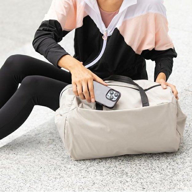 Uniq Air Fender case for iPhone 14 Plus - transparent 8