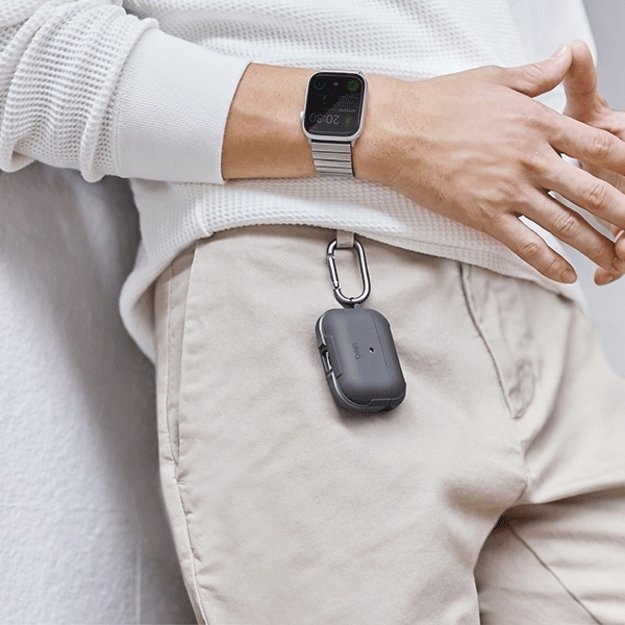 Uniq Valencia AirPods Pro Case Black/Midnight Black Antimicrobial 4