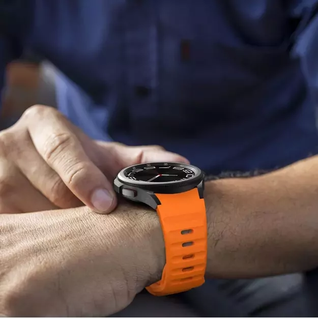 Tech-Protect Silicone Line Strap for Samsung Galaxy Watch 4 / 5 / 5 Pro / 6 / 7 / FE - Orange 3