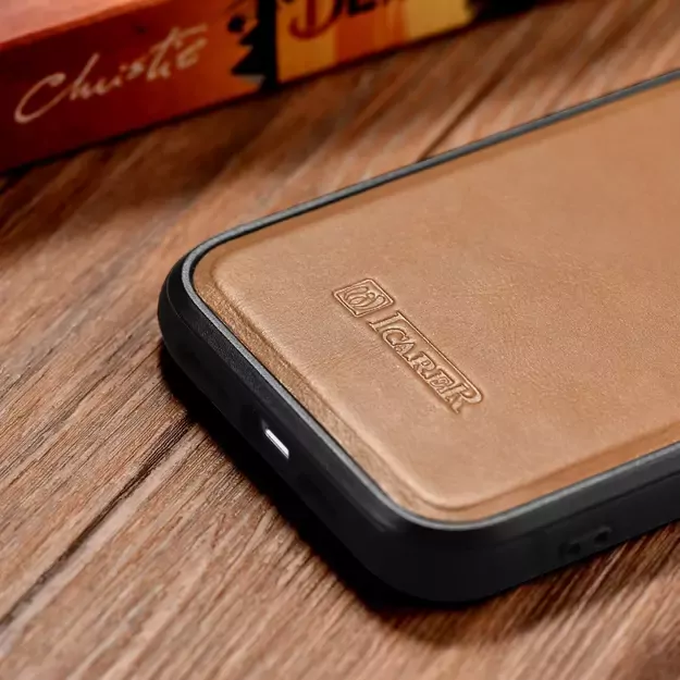 iCarer Leather Oil Wax case covered with natural leather for iPhone 14 Plus brown (WMI14220719-TN) 24