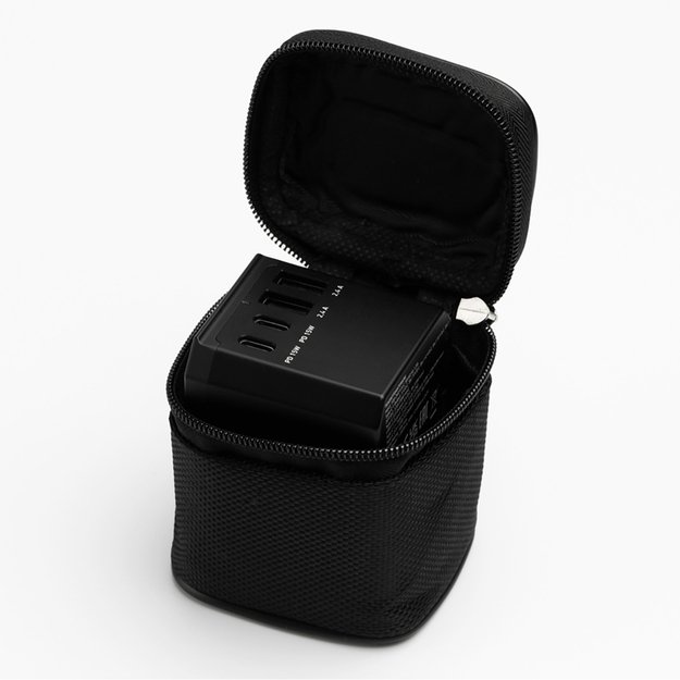 World travel GaN 70W adapter with pouch case 2