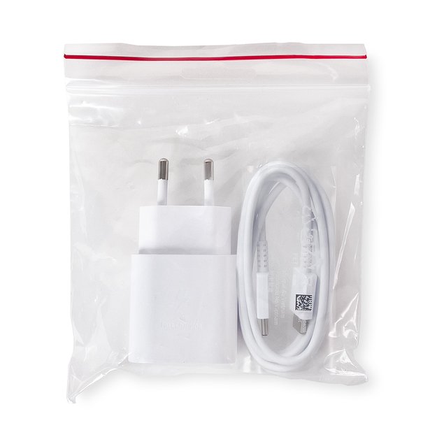 Samsung 25W EP-TA800EWE USB-C wall charger with Samsung EP-DA705BWE USB-C / USB-C cable replacement packaging - white 1
