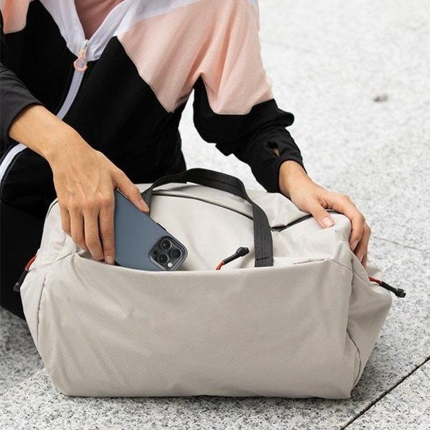 Uniq Lyden DS iPhone 15 Pro Max 6.7&quot  Magclick Charging case beige-green/ivory-lichen green 4