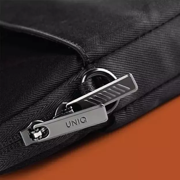 Uniq Stockholm bag for a 16&quot  laptop - black 4