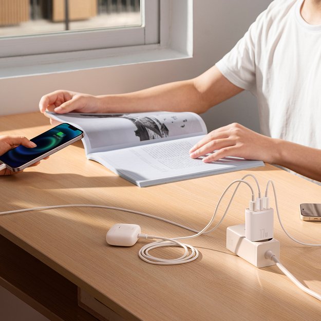 [RETURNED ITEM] Baseus Compact charger 3x USB 17W white (CCXJ020102) 8