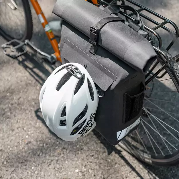 Rockbros Bike Bag with Backpack Function, Waterproof, with Helmet Attachment 18l - Black 2