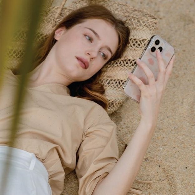 Uniq Coehl Meadow case for iPhone 14 Pro - pink 1