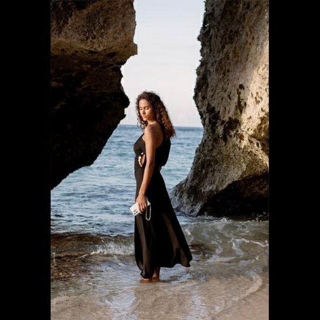 Uniq Coehl Lumino Magnetic Charging case for iPhone 16 - silver 5