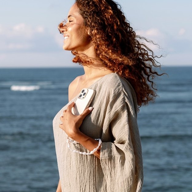 Uniq Coehl Muse Magnetic Charging Case for iPhone 16 Pro Max - Beige 8