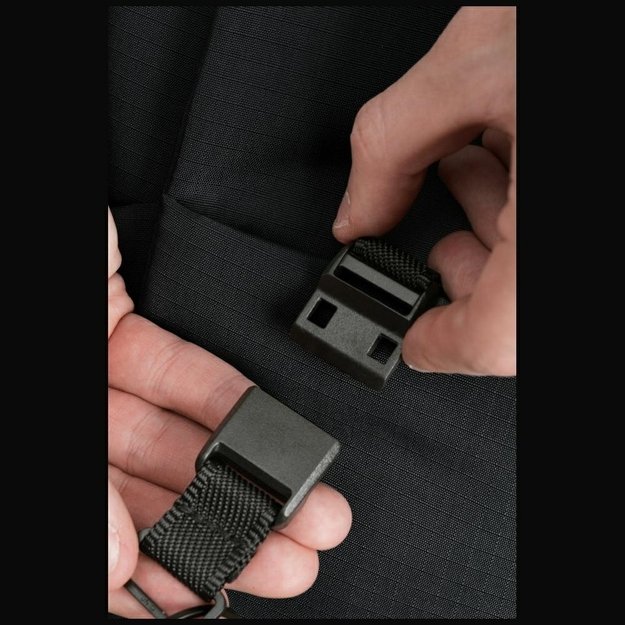 Uniq Arden Sling 2L Bag - Pink 2