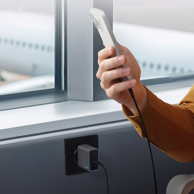 Cuktech CUKAD653EUGR 65W GaN Wall Charger 2 x USB-C 1 x USB-A - Gray 4