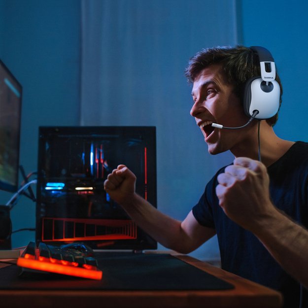 Baseus GoPlay 1 Max Gaming Wired Over-Ear Gaming Headphones - White and Black 9